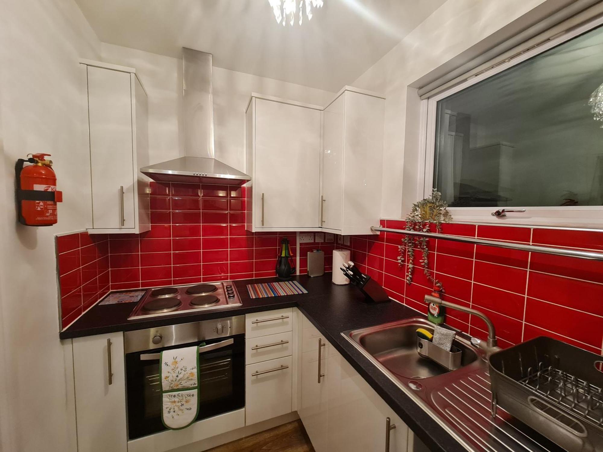 St 5 - Quiet Flat - 11 Mins Walk To Tube