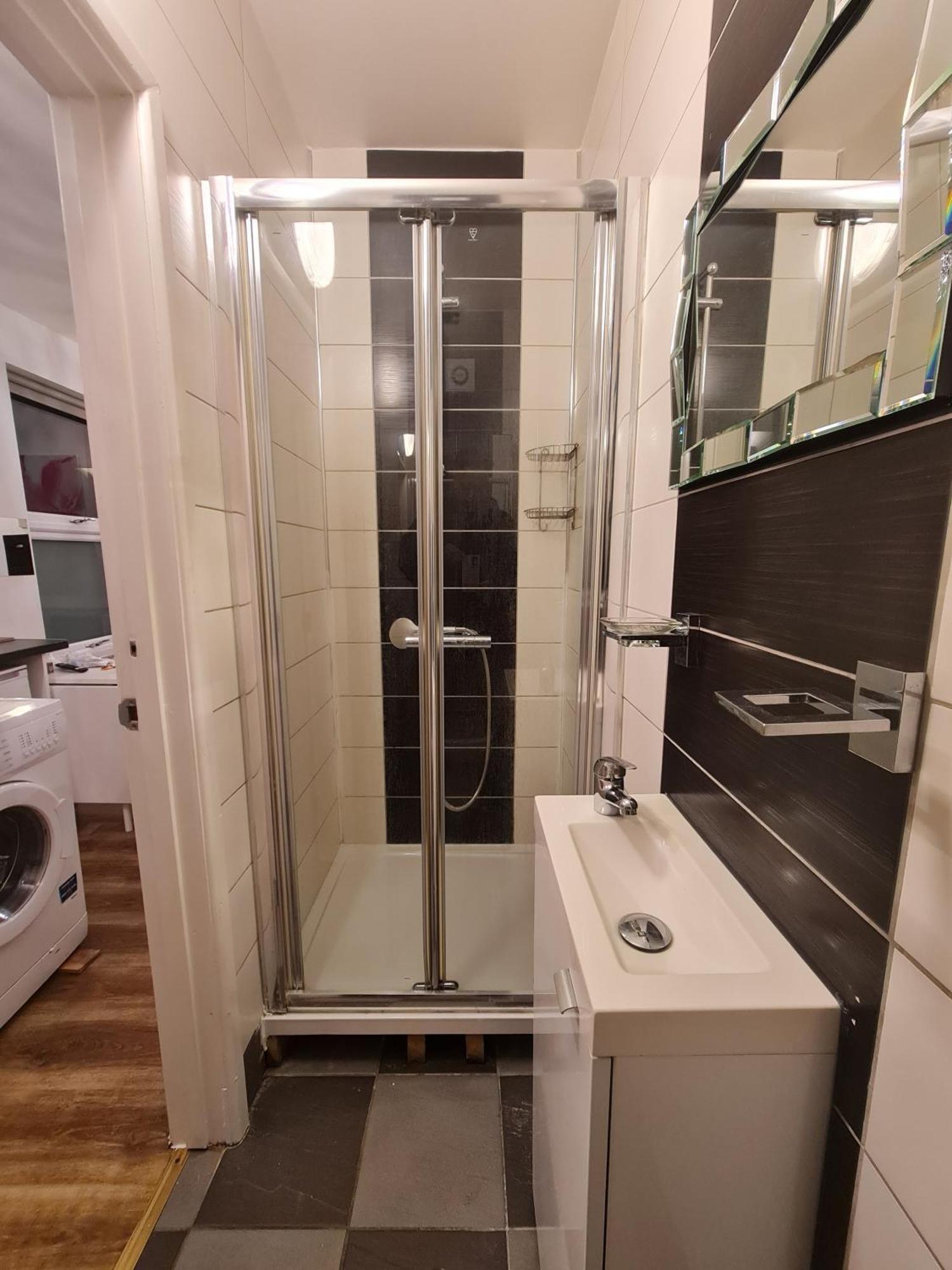 St 5 - Quiet Flat - 11 Mins Walk To Tube Appartement Londen
