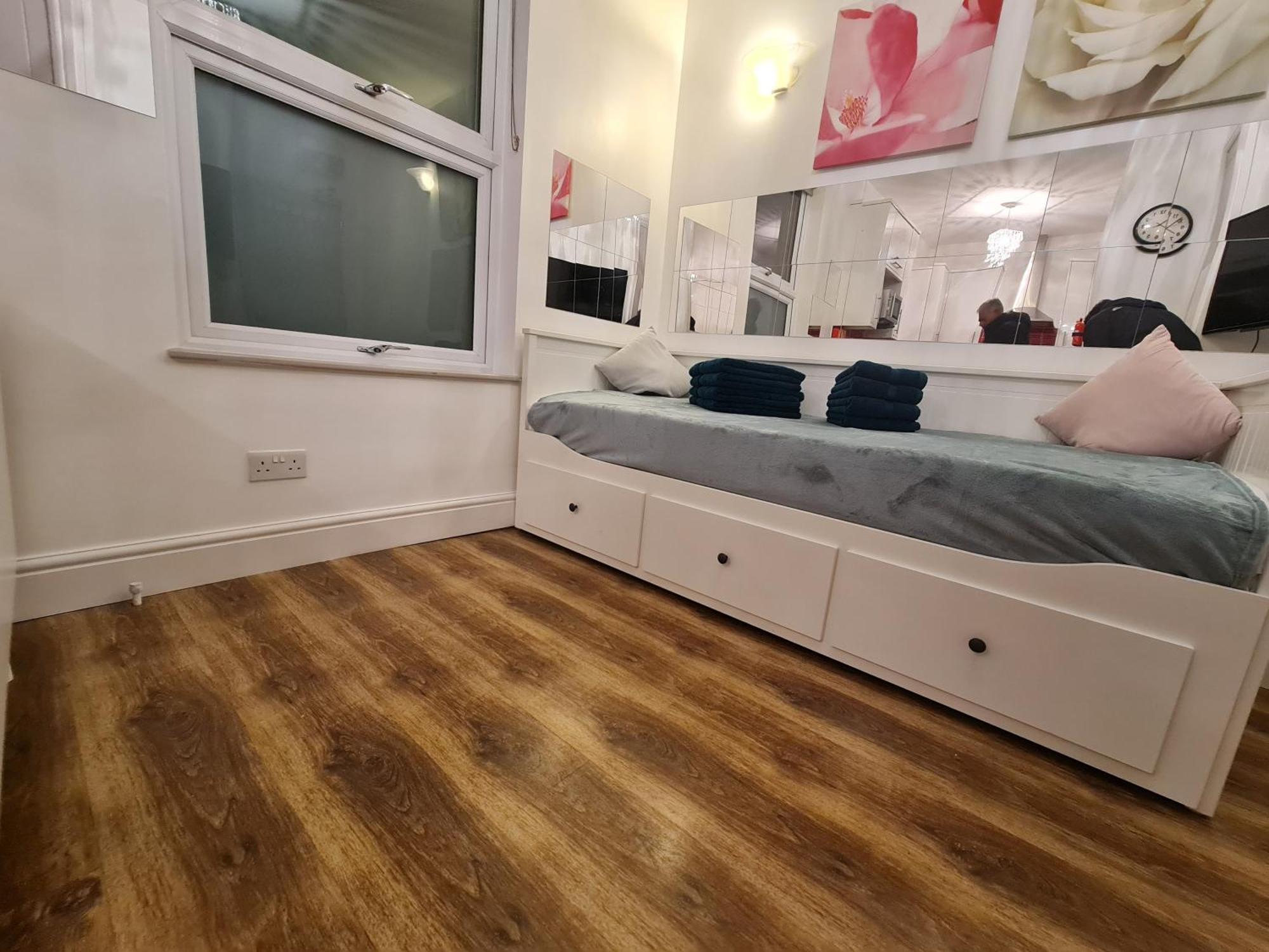 St 5 - Quiet Flat - 11 Mins Walk To Tube *